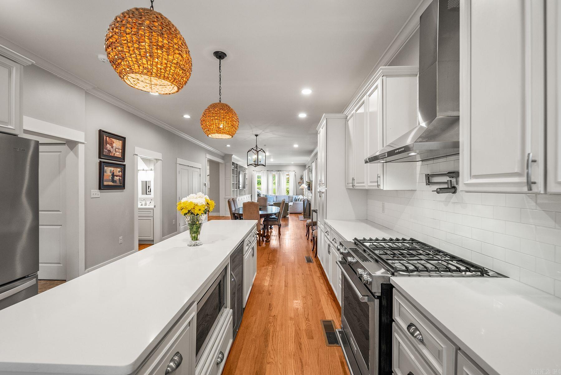 HILLCREST - Residential