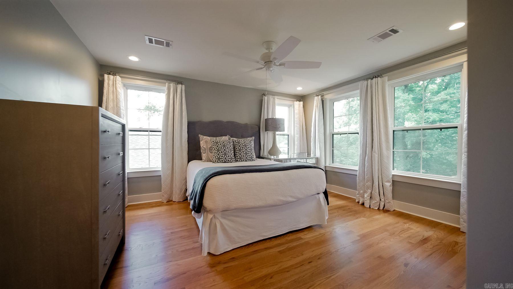 HILLCREST - Residential