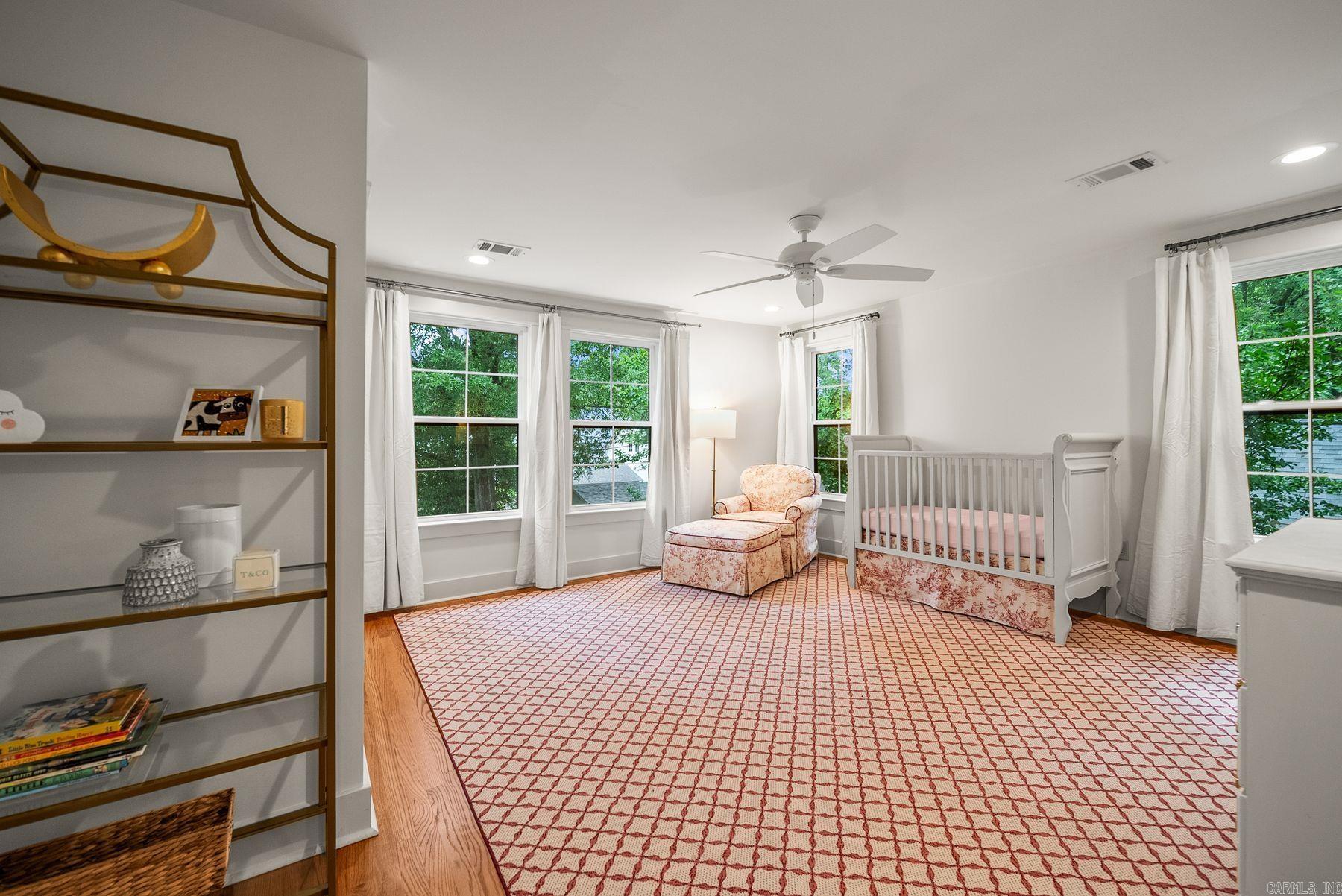 HILLCREST - Residential