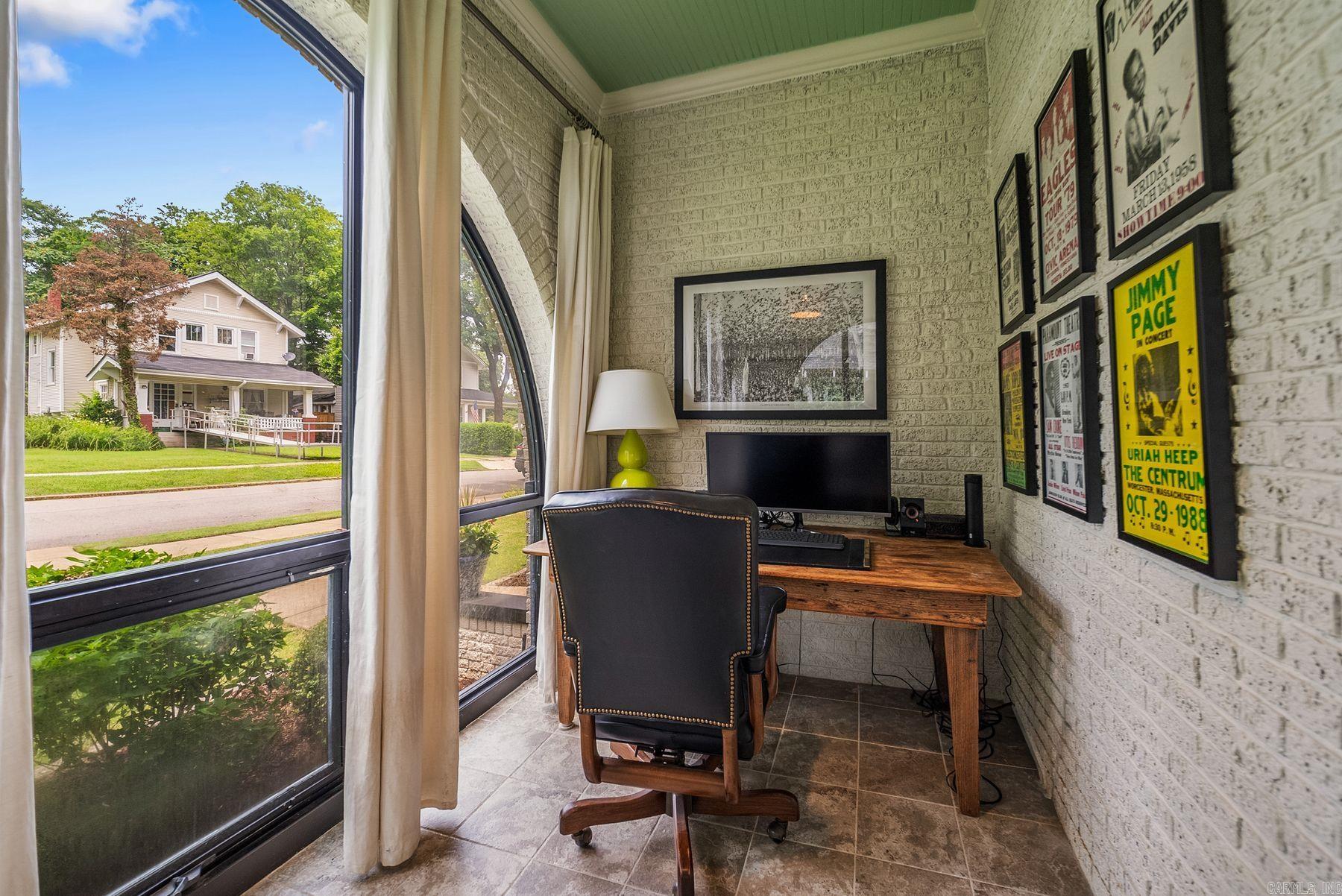 HILLCREST - Residential