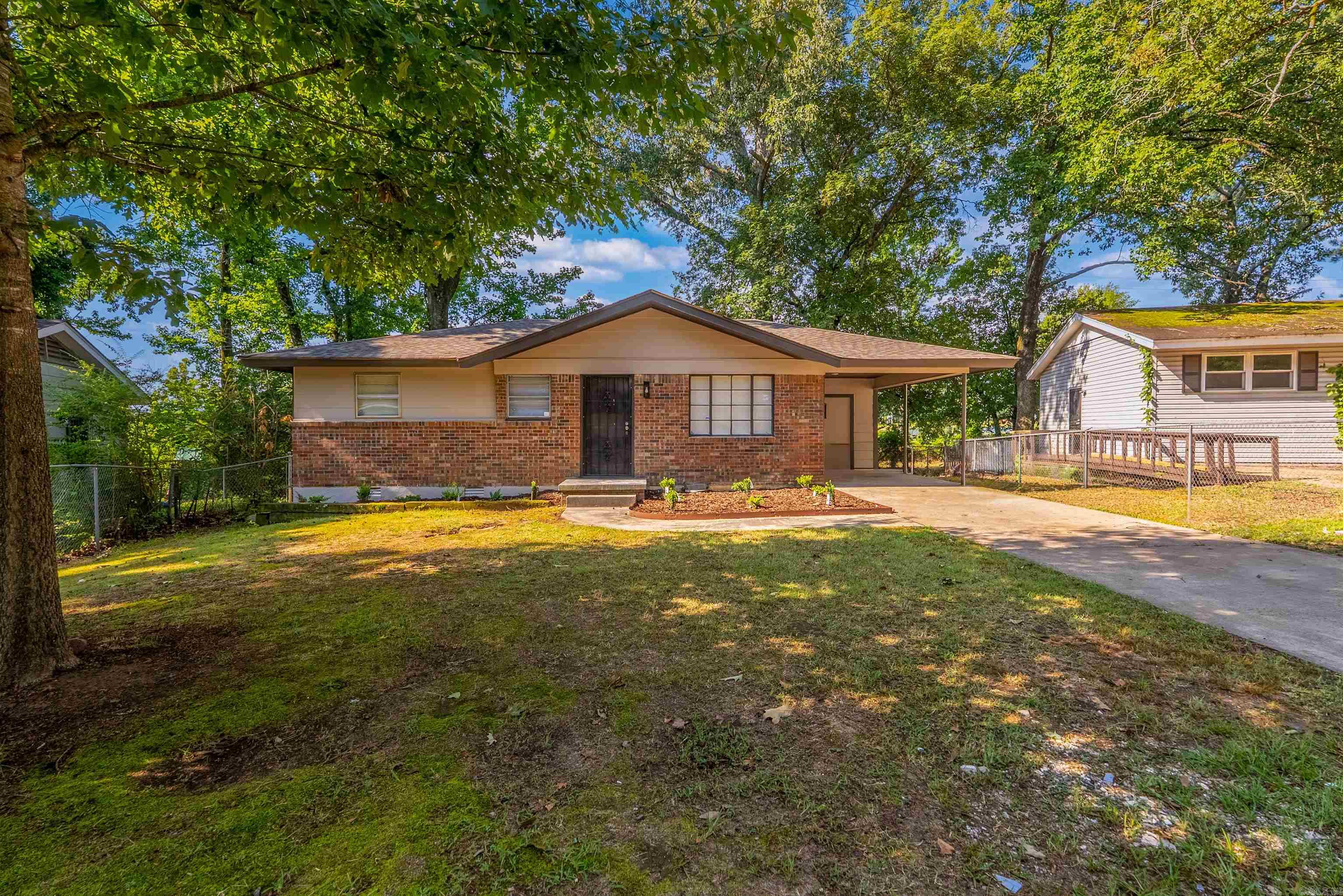 WAKEFIELD VILLAGE - Residential