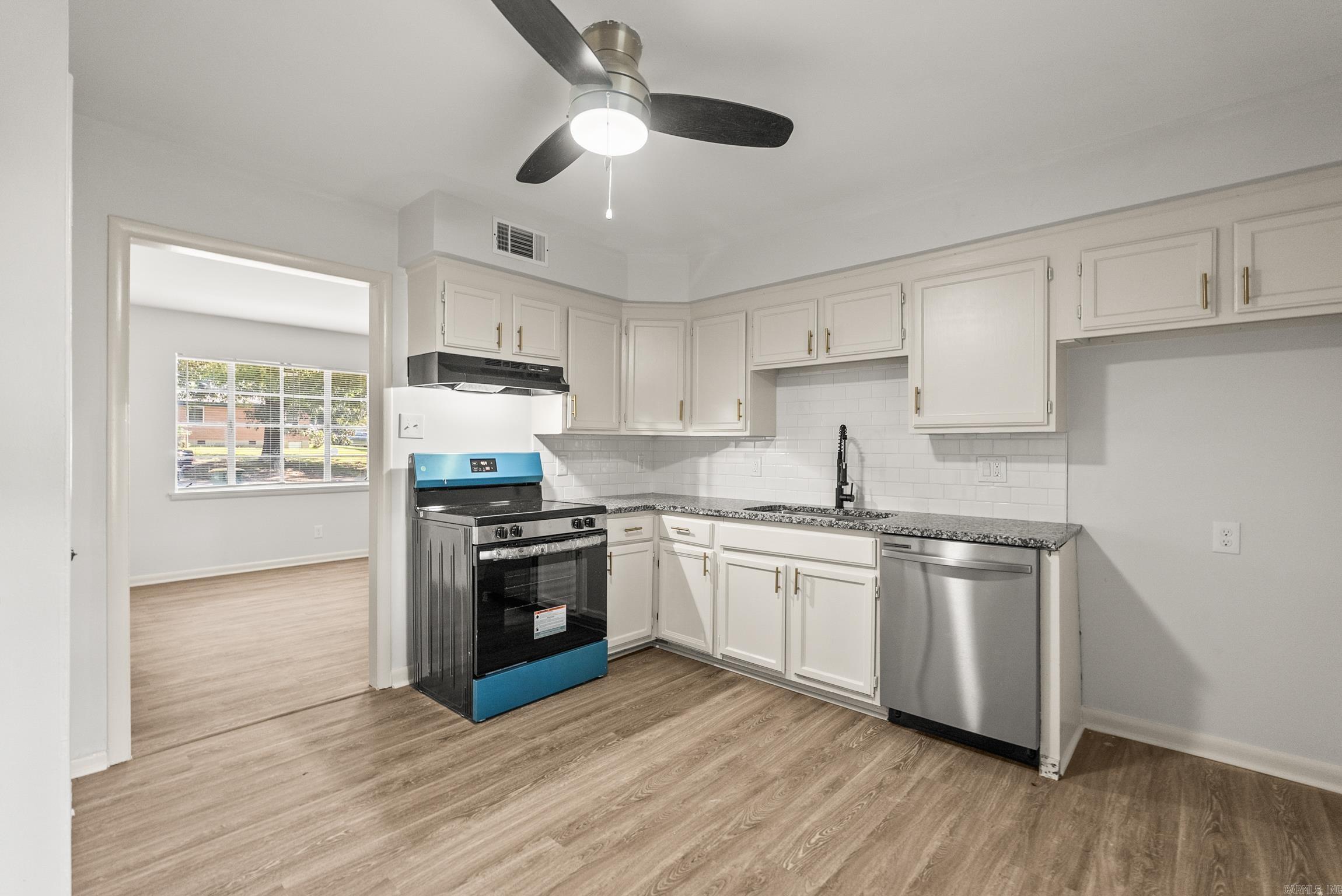WAKEFIELD VILLAGE - Residential