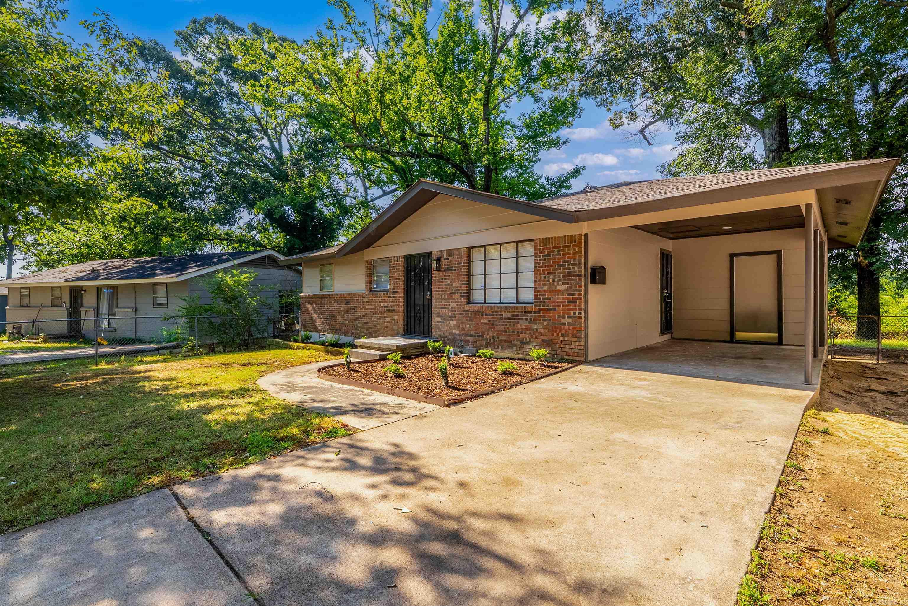 WAKEFIELD VILLAGE - Residential