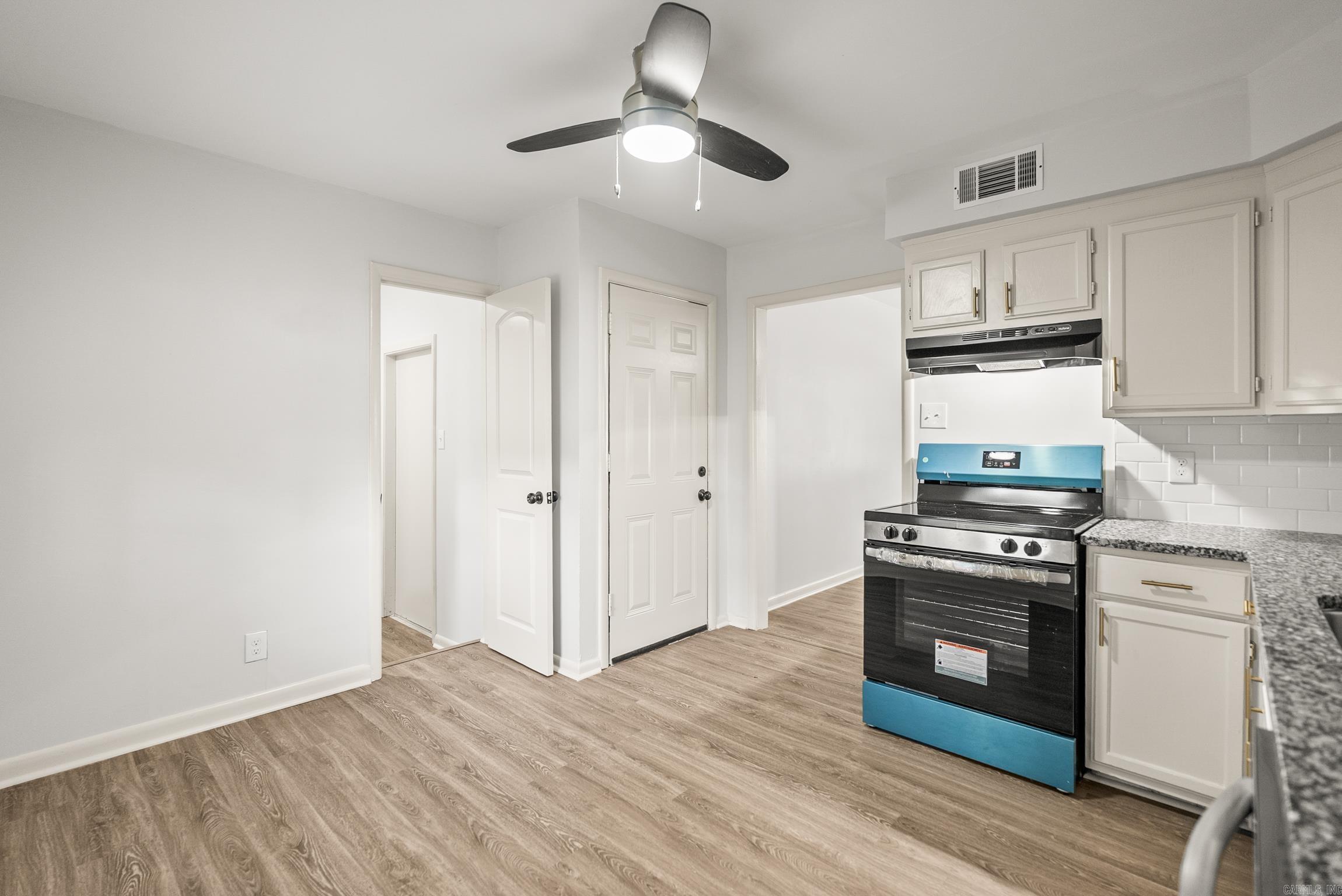 WAKEFIELD VILLAGE - Residential