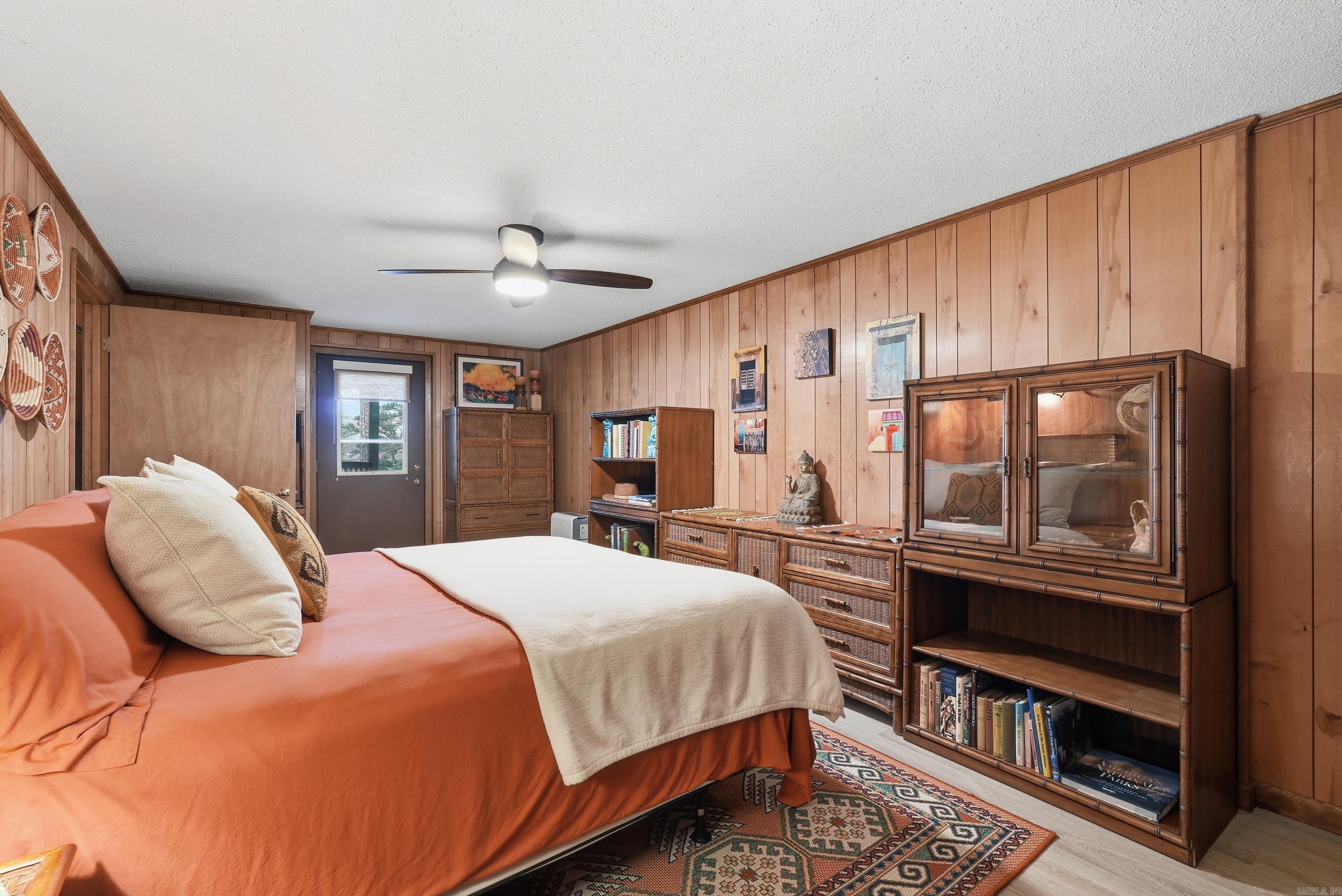 SKYPOINT ESTATES - LAKE - Residential