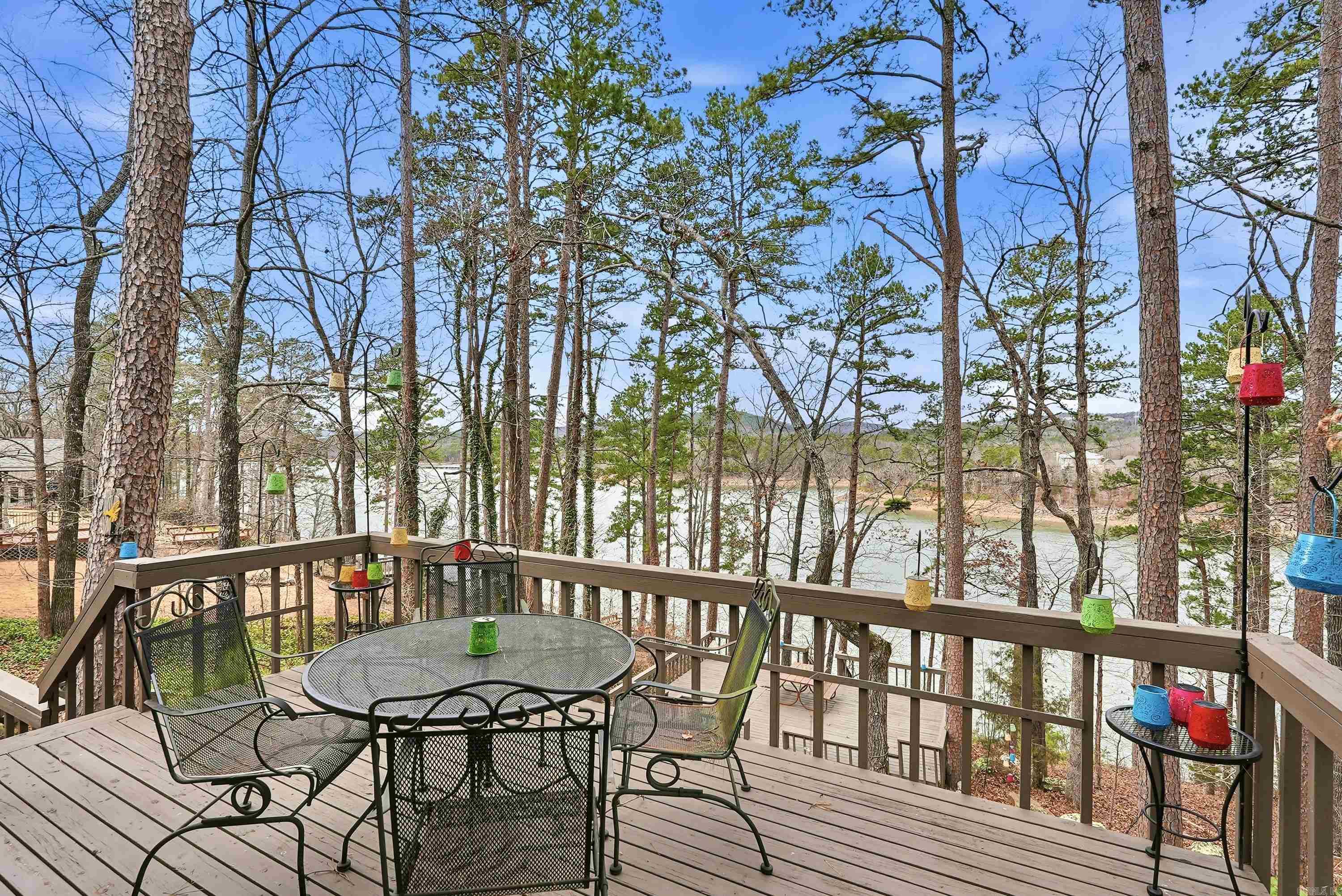 SKYPOINT ESTATES - LAKE - Residential