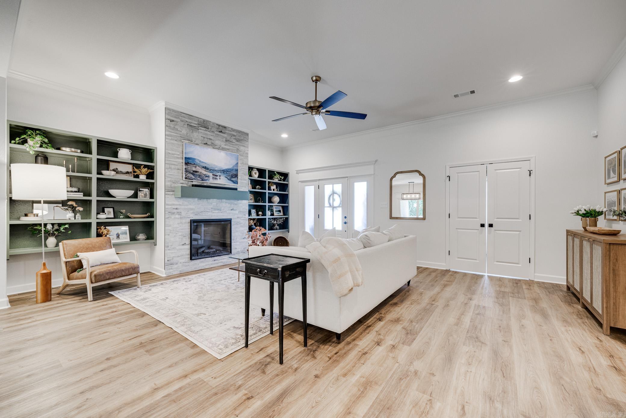OLDE SALEM TOWNSHIP - Residential
