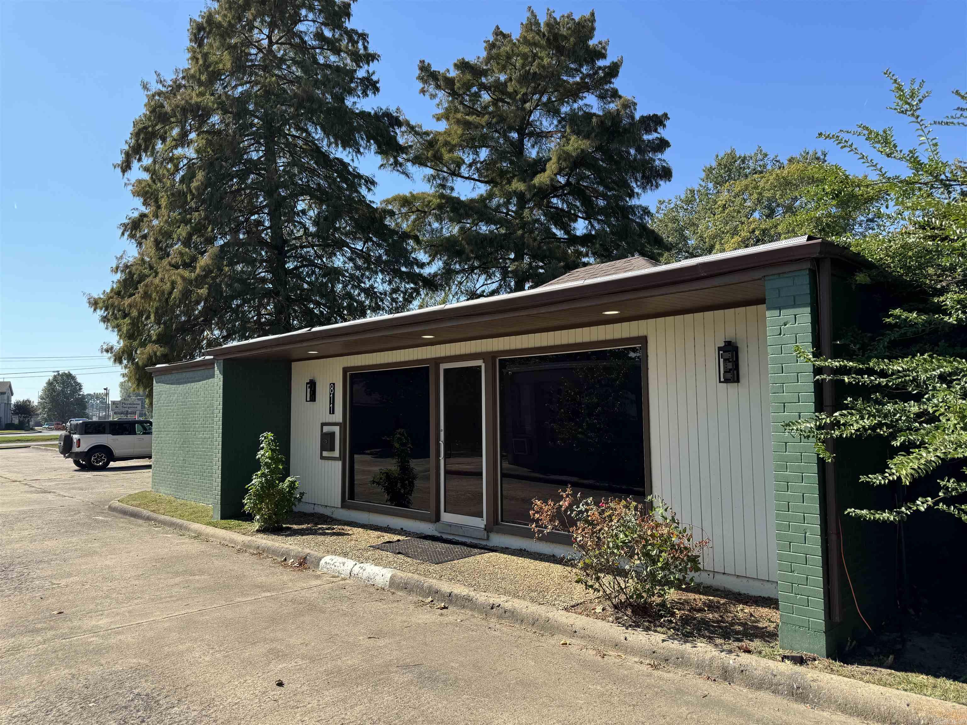 Total transformation on this Commercial business in the heart of Jacksonville close to new Hospital and LRAFB!  This facility originally was a pharmacy and now has been converted to a beautiful day spa...   Complete remodel down to the studs with new plumbing, electrical, HVAC, floors, sheetrock, bath room, lighting  with laundry room added.  Has 4 seperate rooms now that could be used as office space for any business desire or continue to run a day spa!  Come check it out today!