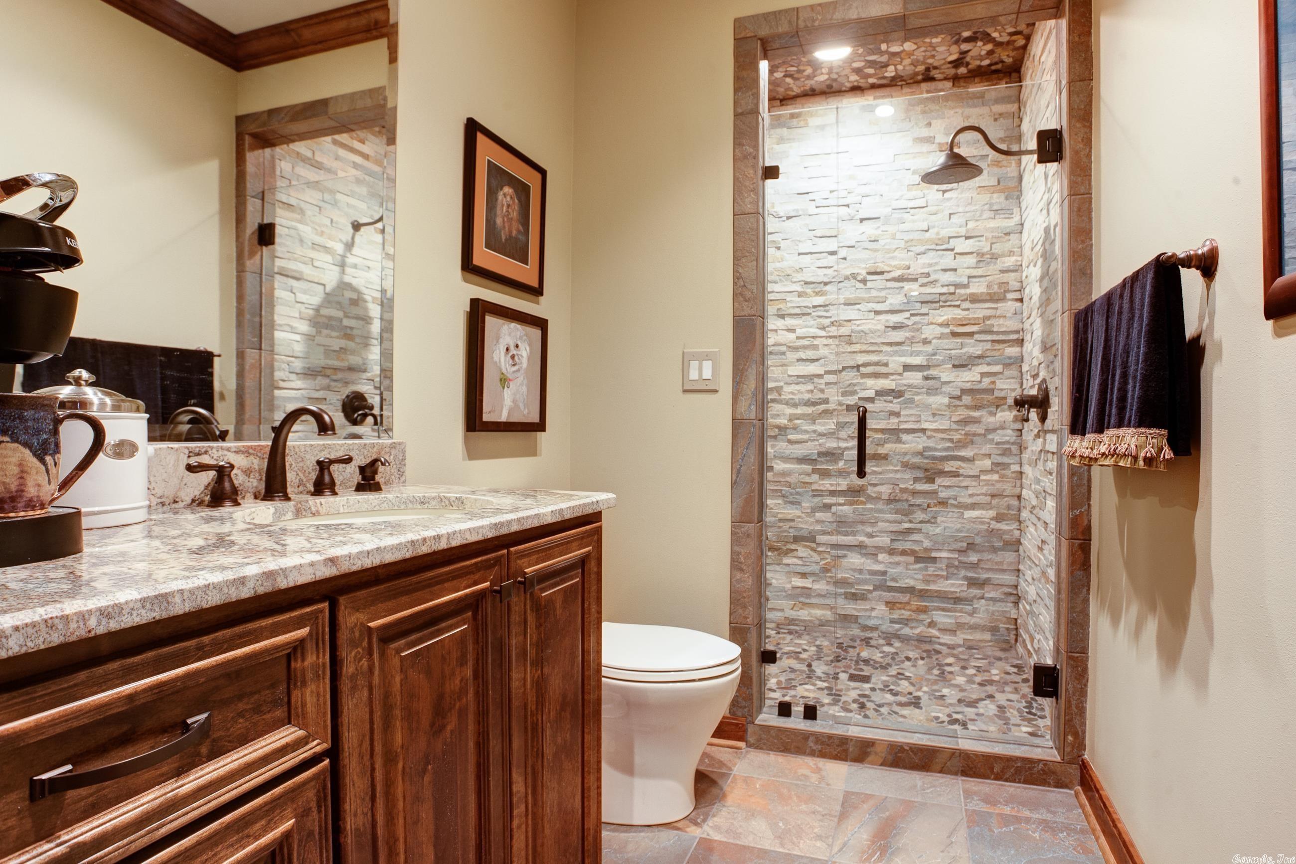 HICKORY POINTE ADDN - Residential