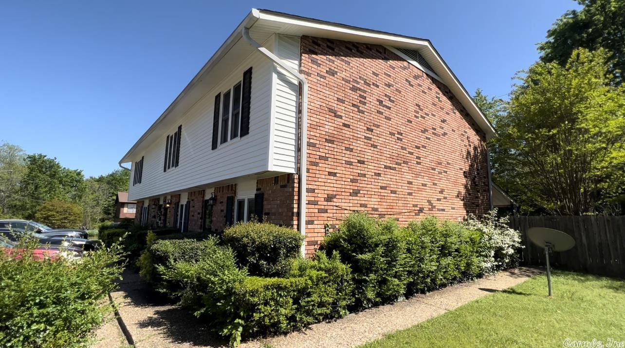 $1150-2 Bed/1.5 Bath Townhome located in the heart of the Beautiful Burns Park. A very charming and spacious townhome that is offers a very quiet and private living experience. This townhome has a fenced in backyard that gives you a space for great entertainment or pure relaxation. The bedrooms are very spacious with a fully updated upstairs bathroom. This townhome also has an office and a sunroom. This townhome will NOT last long, give me call 501.529.3219!