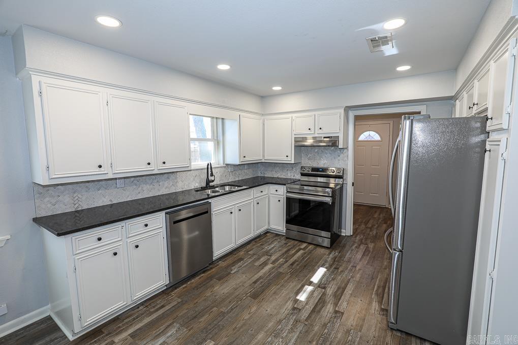 BLOOMFIELD HILLS - Residential