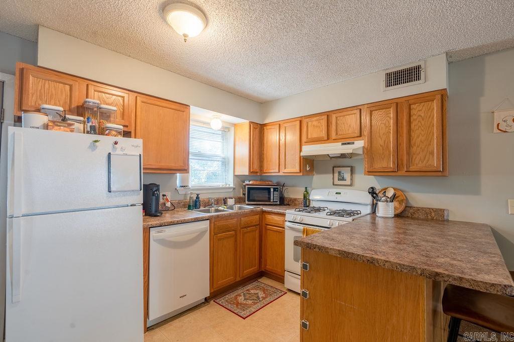 EAST CLINTON PLACE - Residential