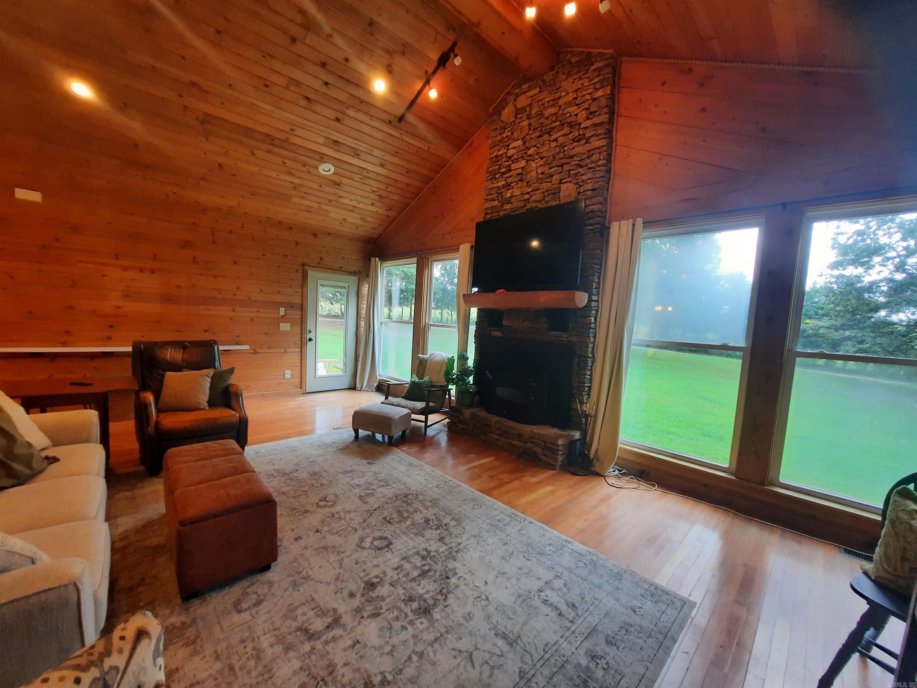Lancaster-Tubbs Creek Homes - Residential