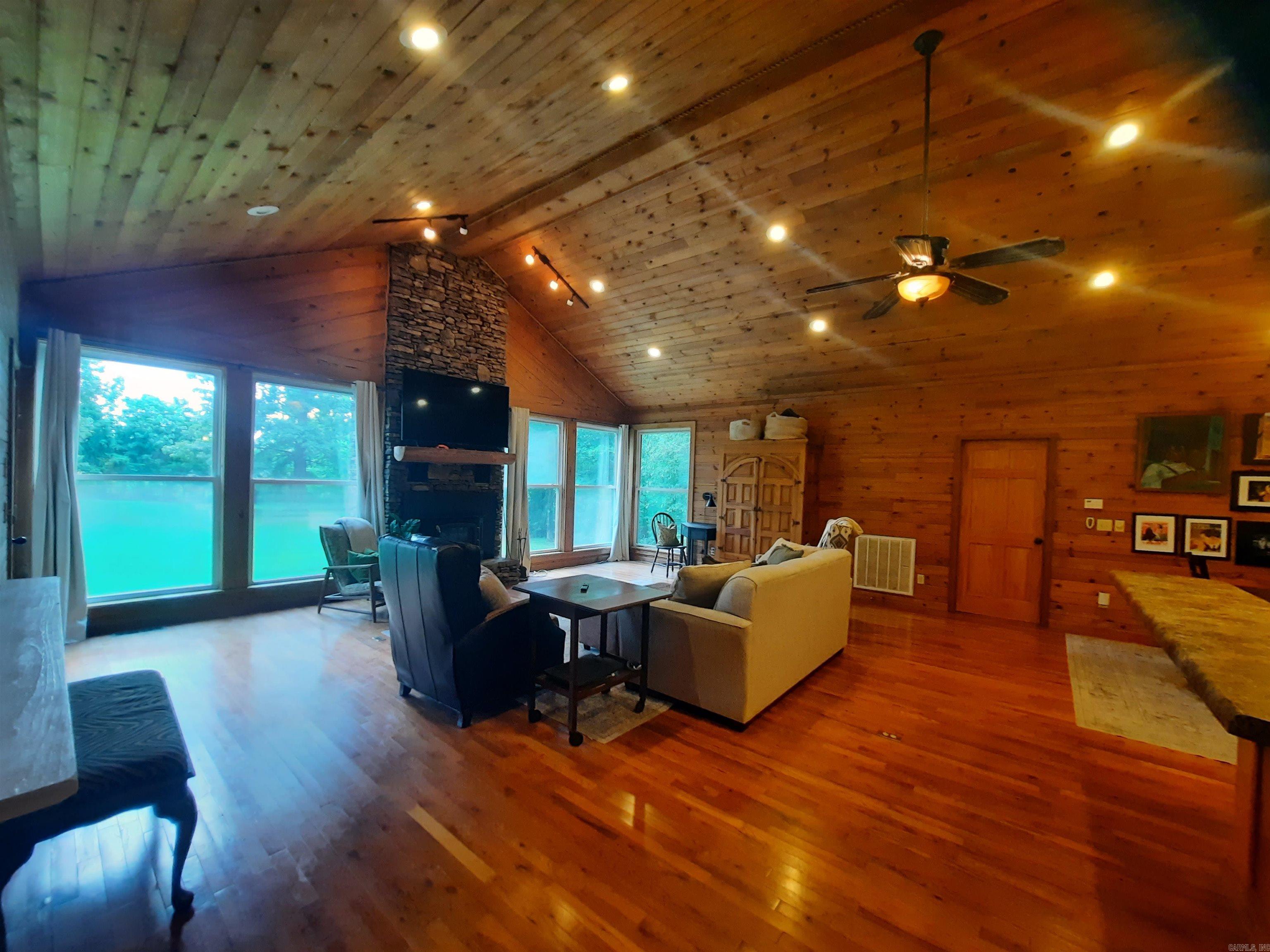 Lancaster-Tubbs Creek Homes - Residential