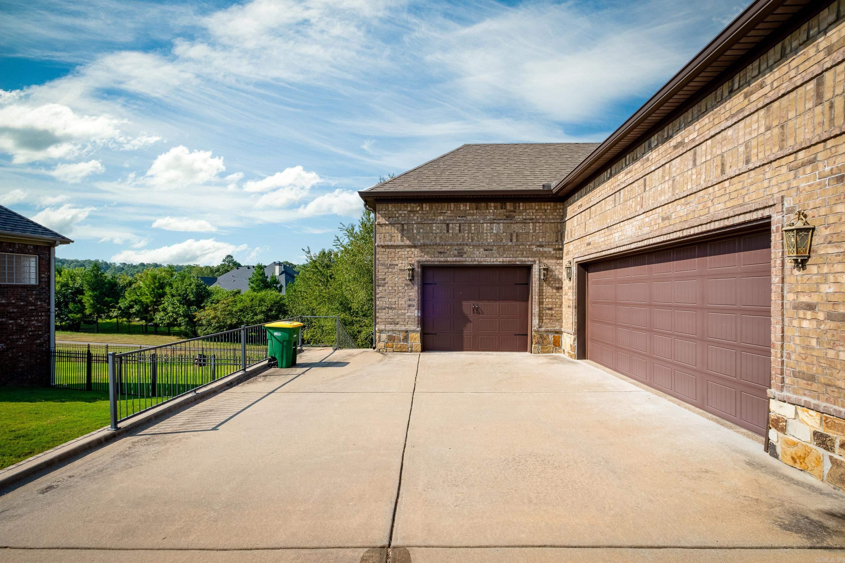 WOODLANDS EDGE - Residential