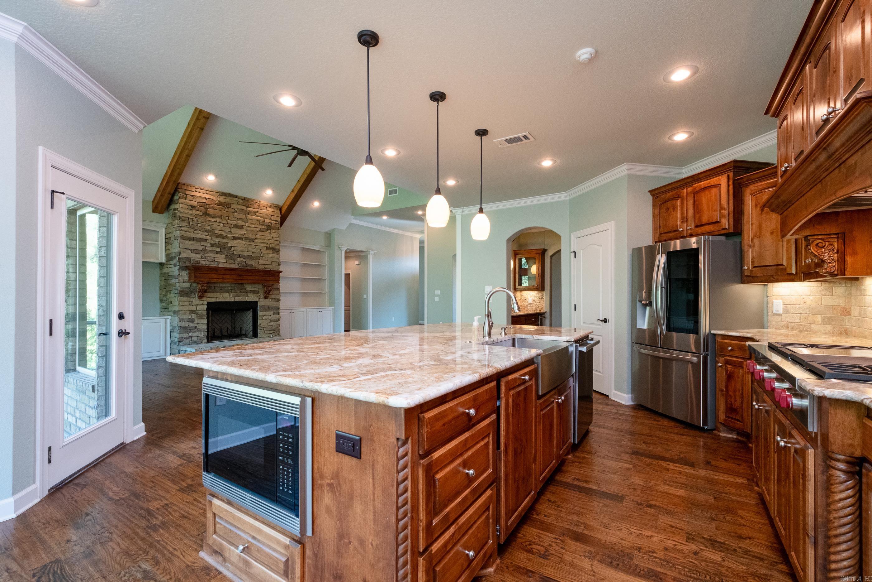 WOODLANDS EDGE - Residential