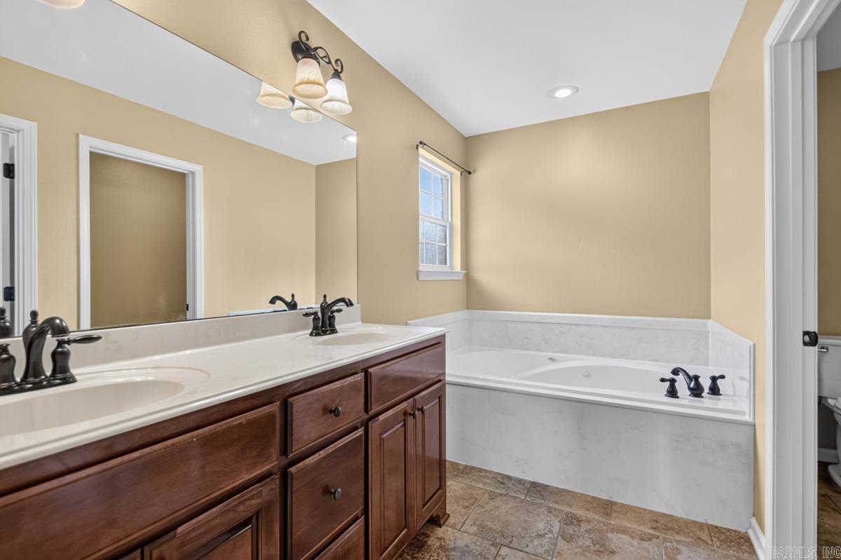 KENWOOD ESTATES - Residential