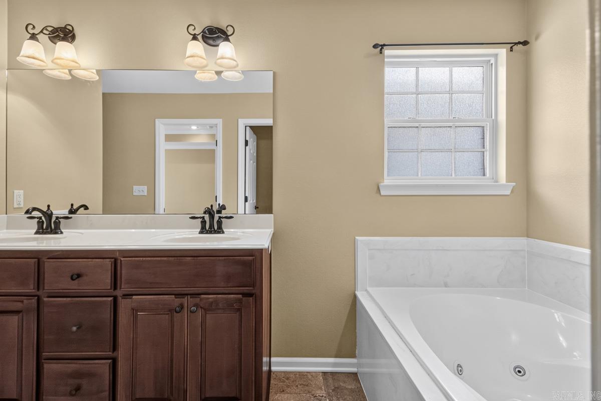KENWOOD ESTATES - Residential