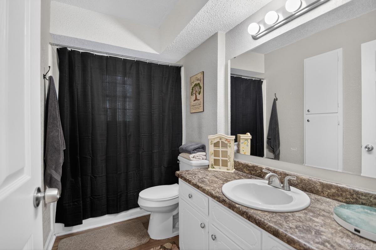 INDIAN HILLS - Residential