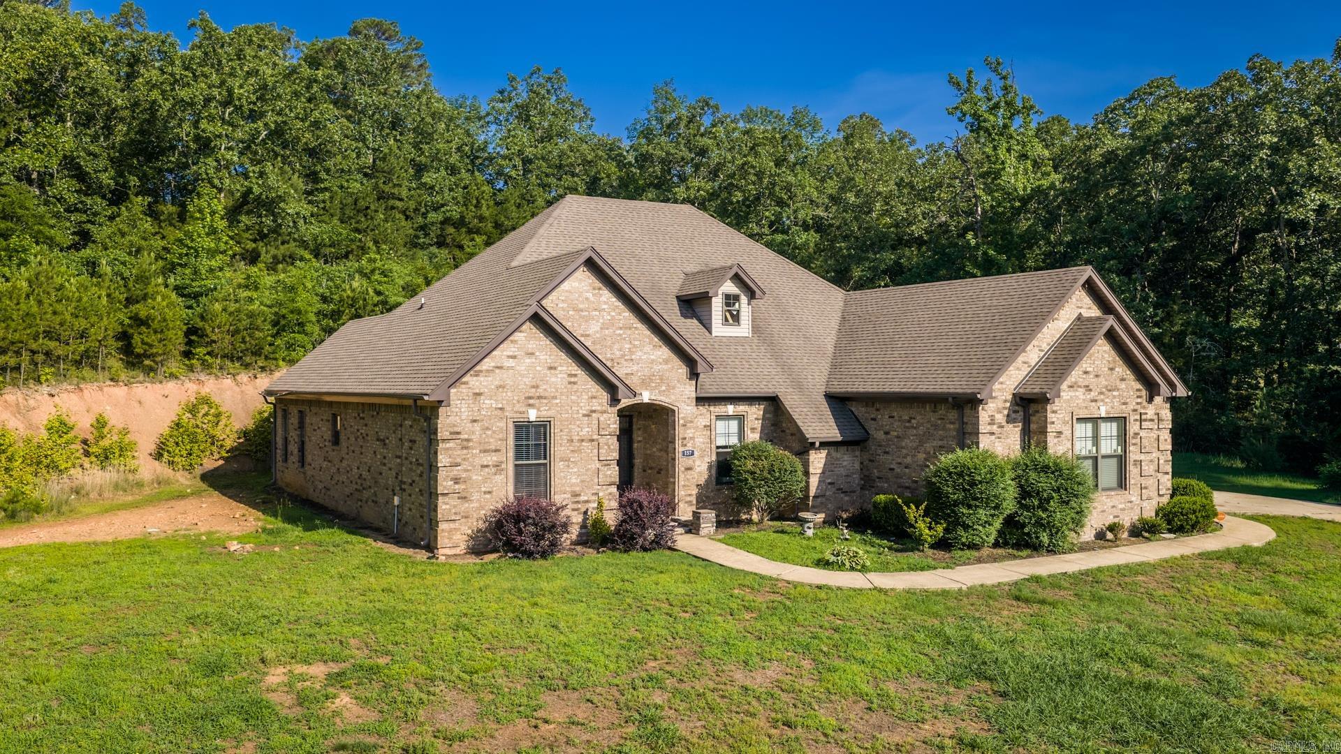 PINE VILLAGE - Residential