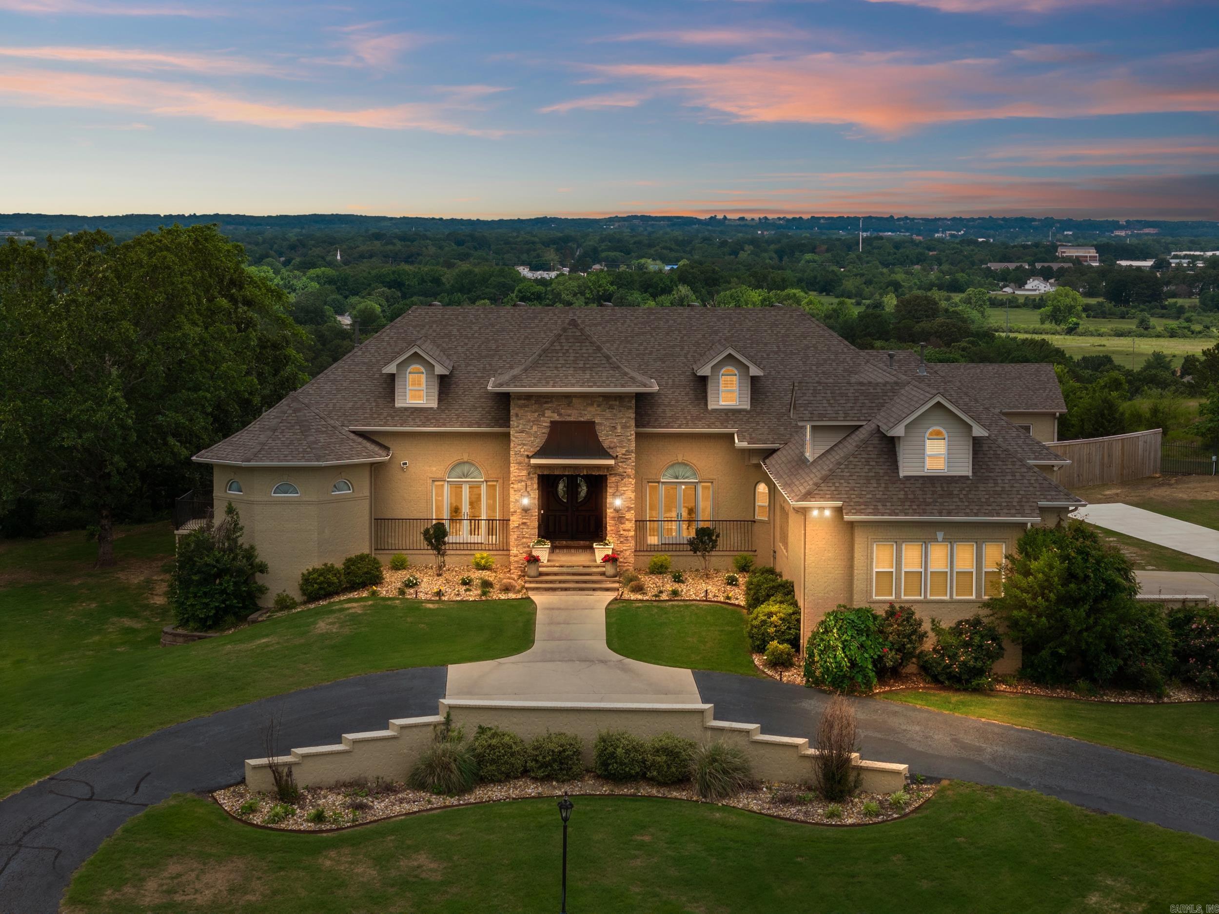 Introducing the ultimate luxury retreat in Conway! This exclusive property boasts 5 bedrooms, 5 bathrooms, including a stunning pool house with a half bath. Nestled high on a hill and 3 acres, the home offers breathtaking views from the beautiful pool, perfect for relaxing or entertaining. The spacious screened-in porch and open living area provide the ideal setting for gatherings and relaxation. With a 3-car garage, this property is truly a one-of-a-kind gem. Don't miss out on this special opportunity - schedule your private tour today!