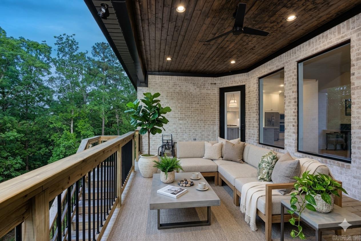 CHENAL VALLEY "FALSTONE COURT" - Residential