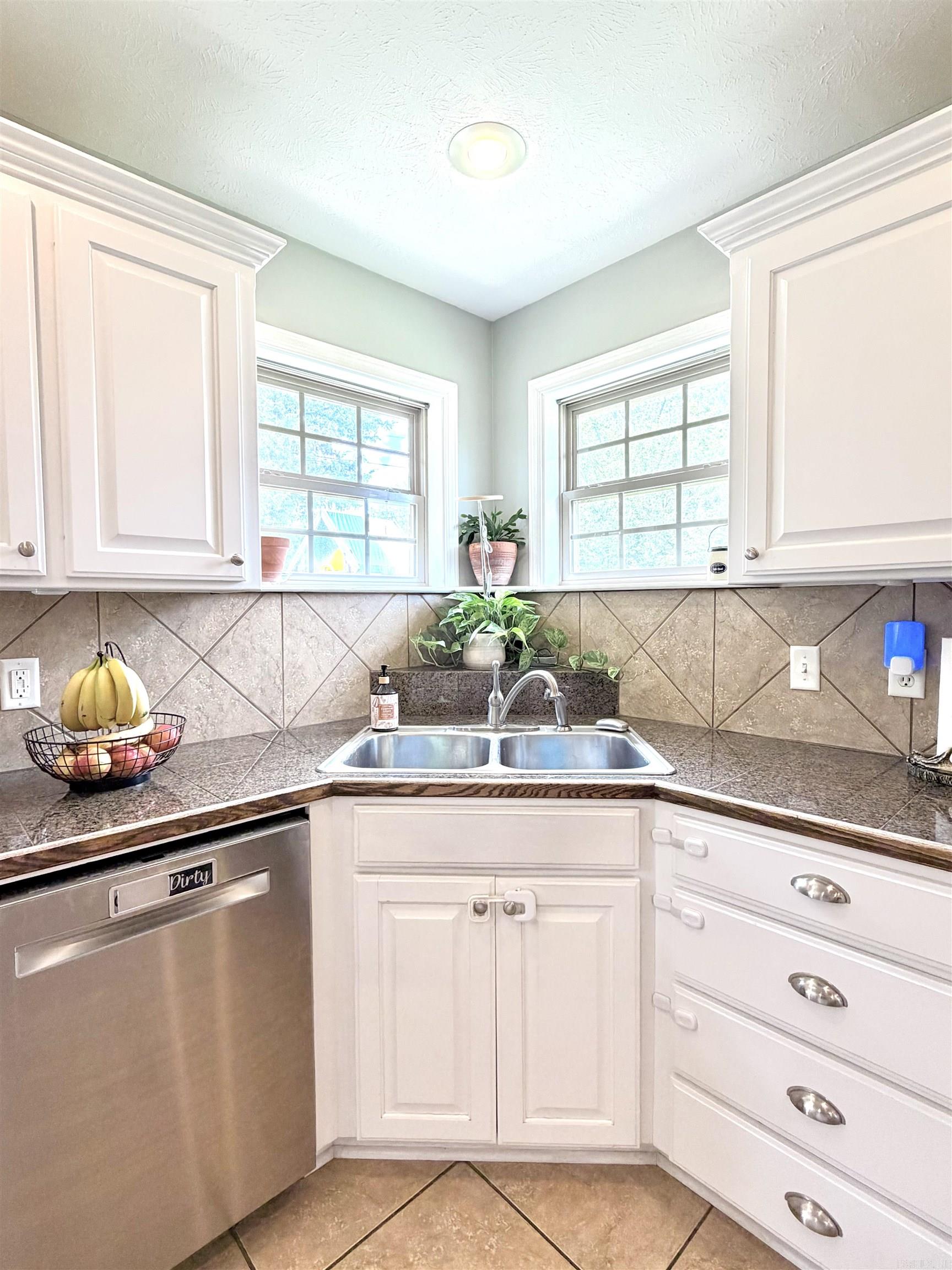 SKYLINE MEADOWS - Residential