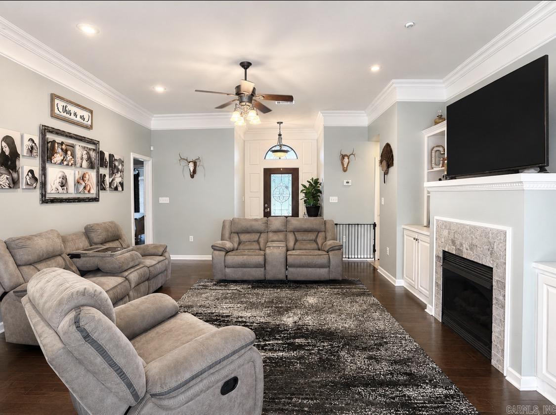 SKYLINE MEADOWS - Residential