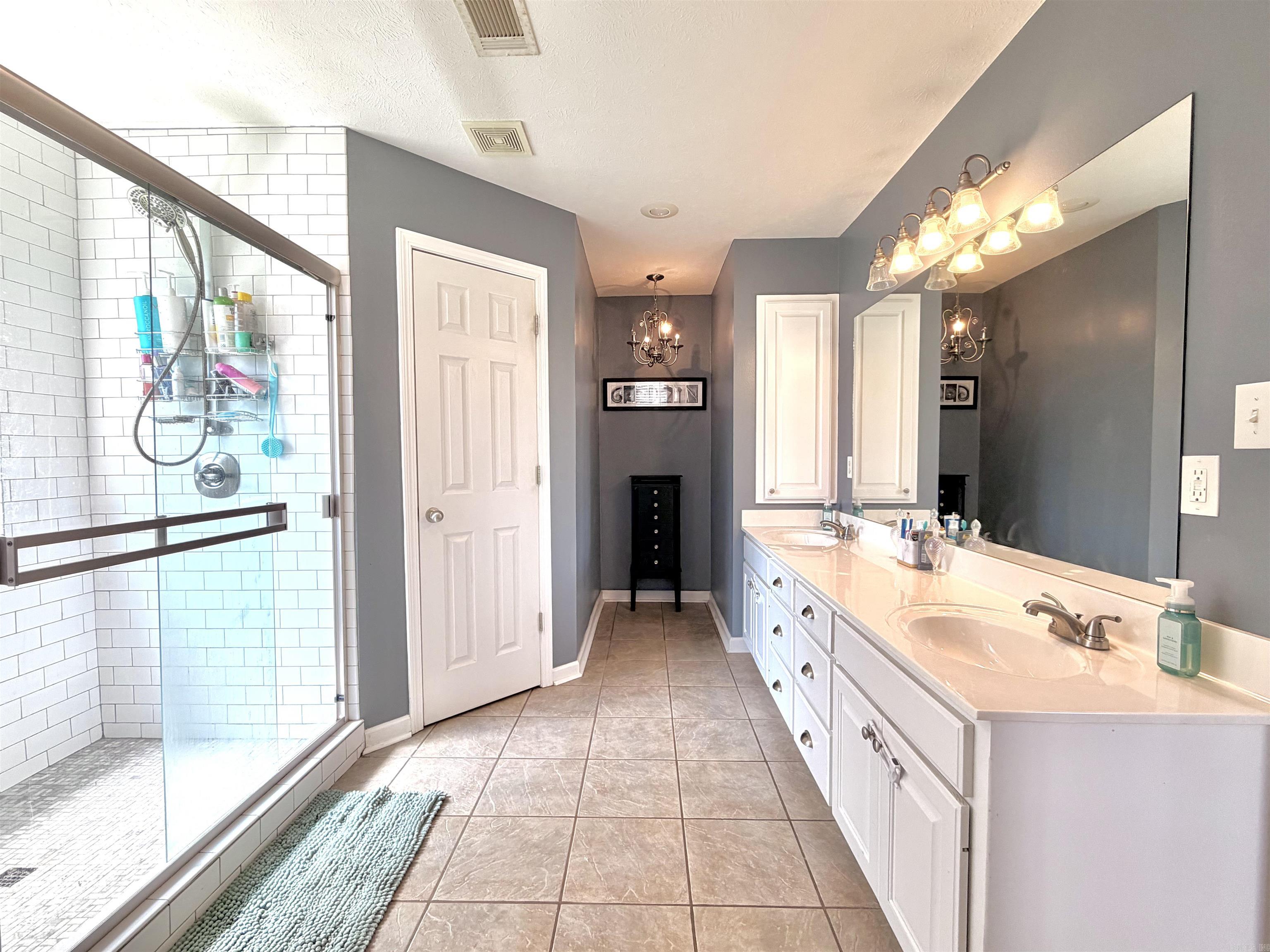 SKYLINE MEADOWS - Residential