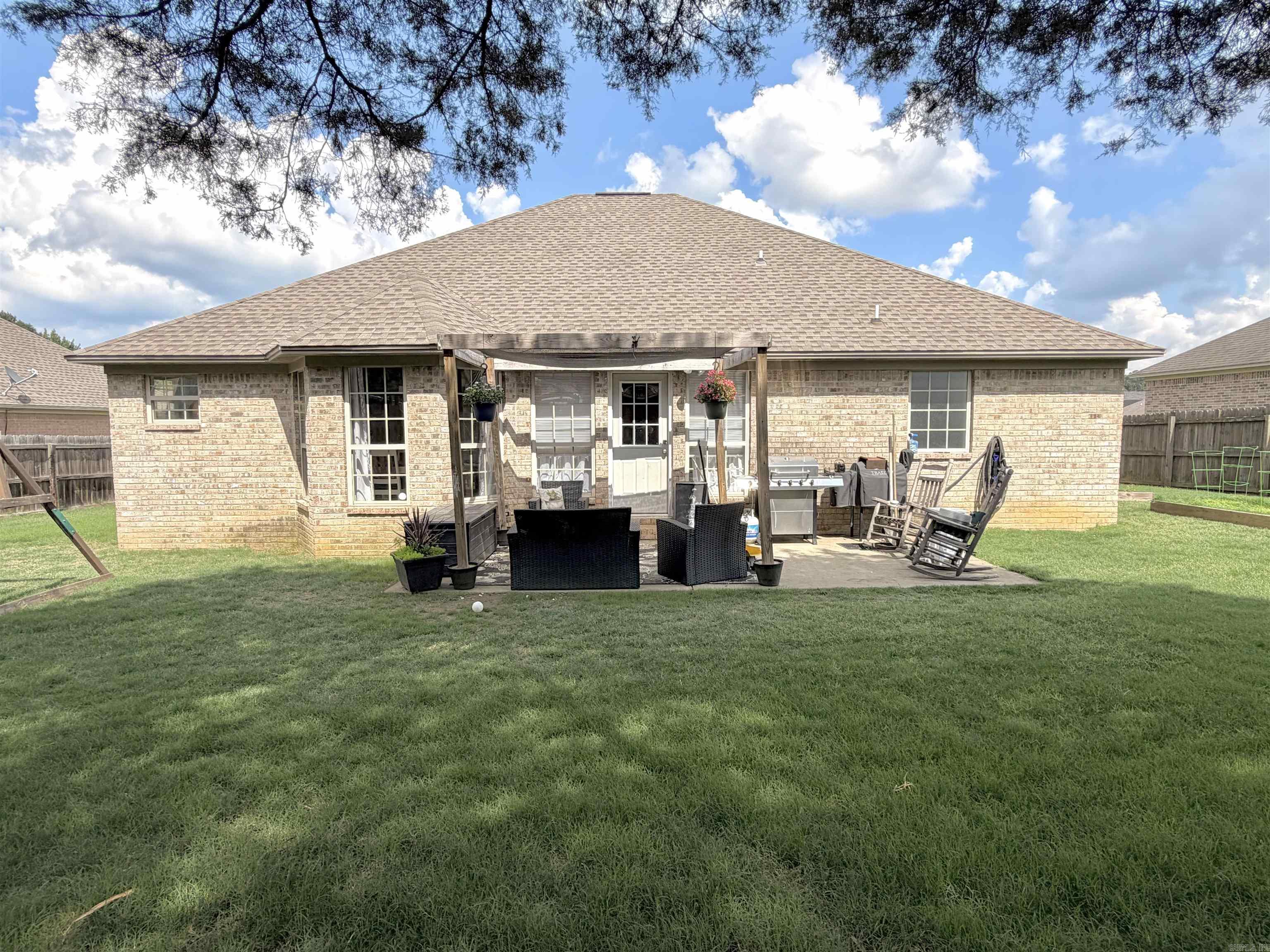 SKYLINE MEADOWS - Residential