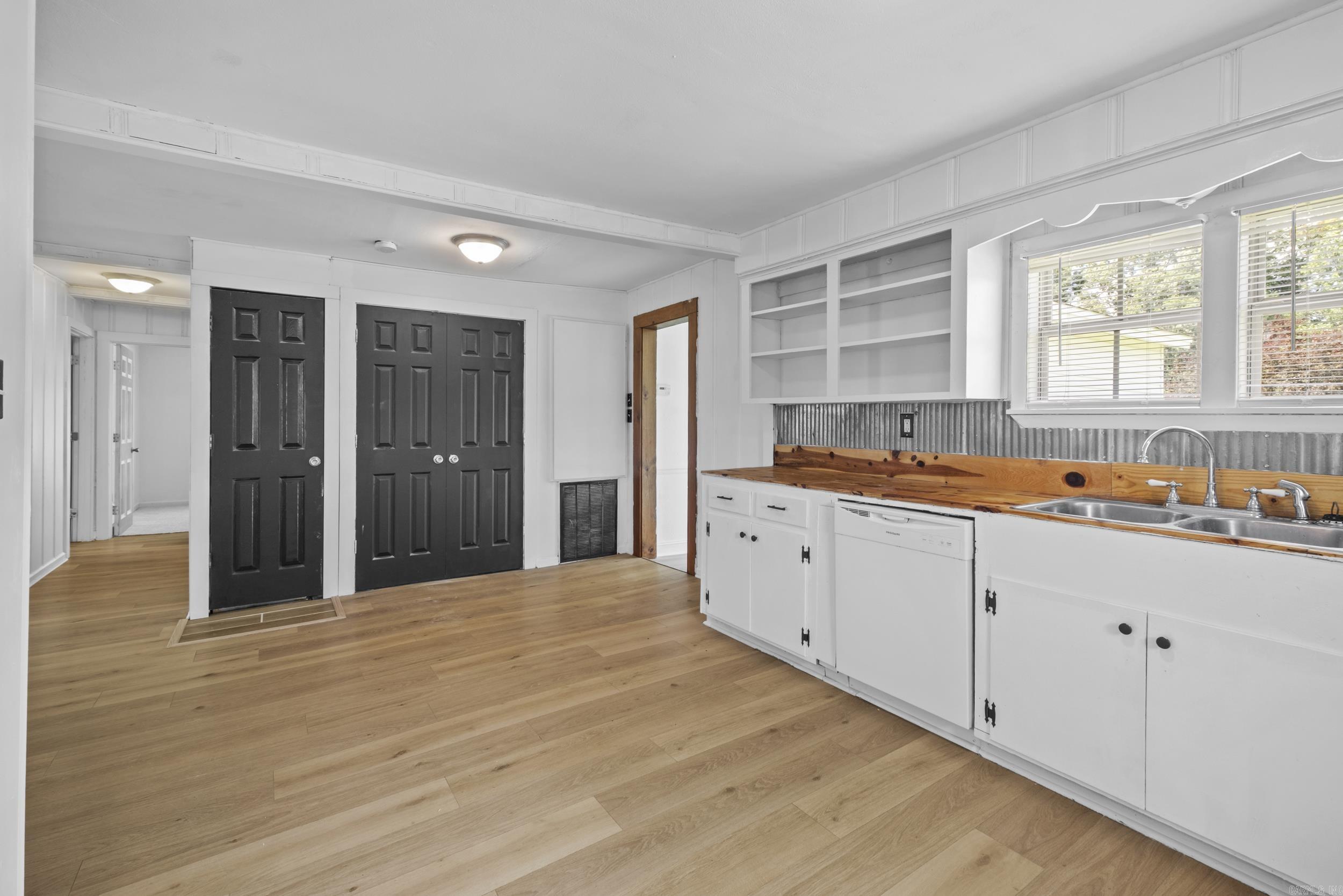 MEADOW BROOK ADDN - Residential