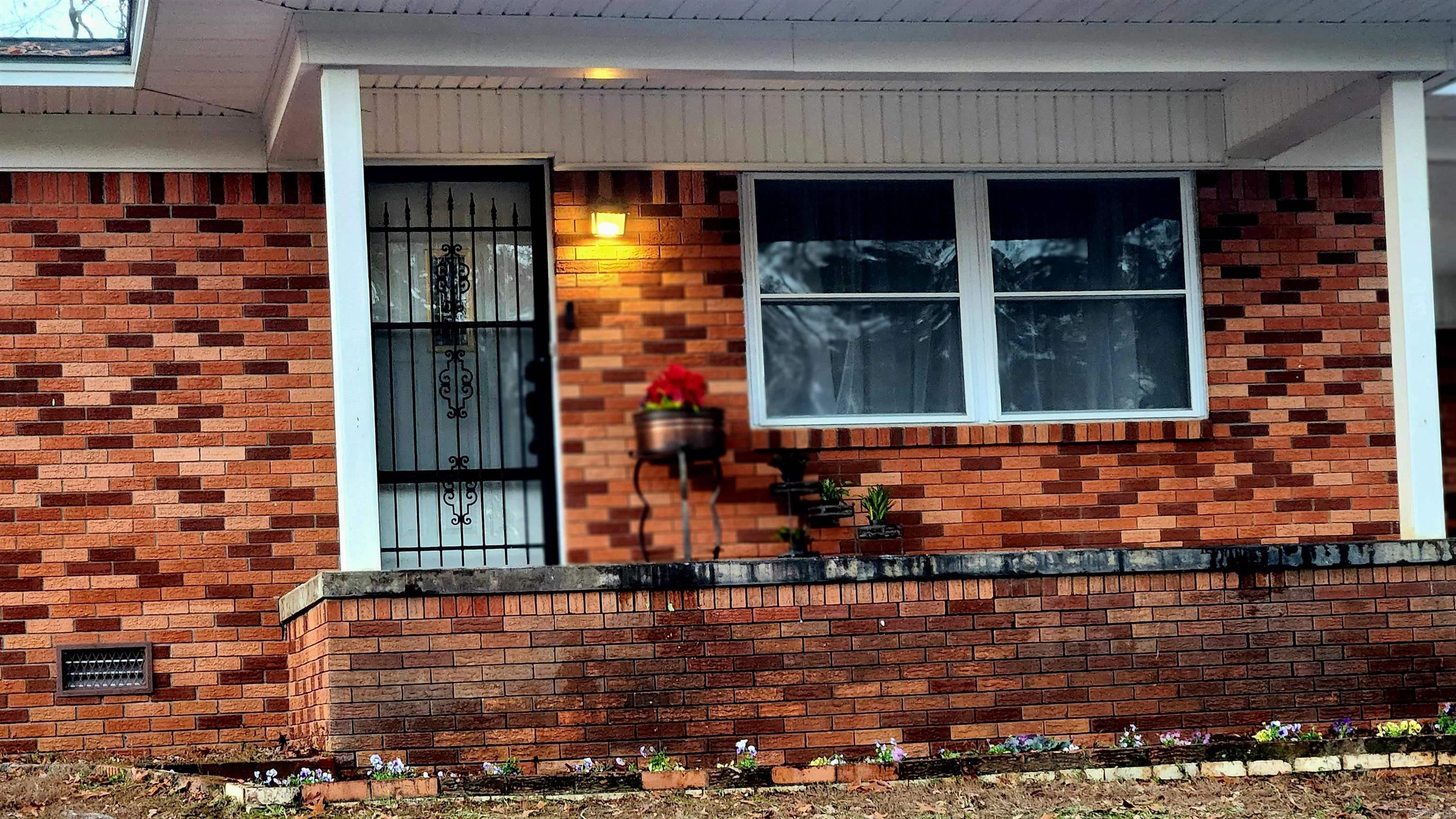 THIS MAY COULD GO COMMERCIAL.IT HAS A BIG 4 CAR SHOP WITH A CONCRETE PAD FOR BASKETBALL PLAYING OR A ADD ON TO THE SHOP.IT HAS A ABOVE FROUND POOL FULLY FUCTIONABLE AND A JOY FOR SUMMER TIME RELAXING.HAS A BIG PAVED DRIVEWAY.HUGE LOT 1.7 ACRES MOL.THIS HOUSE IS A MUST SEE SUPER CUTE HOUSE.