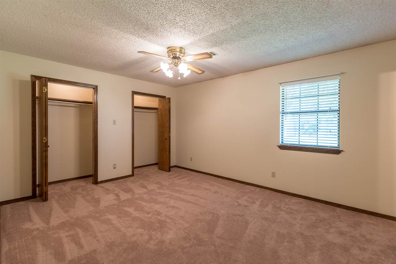 Foxmoor Acres - Residential