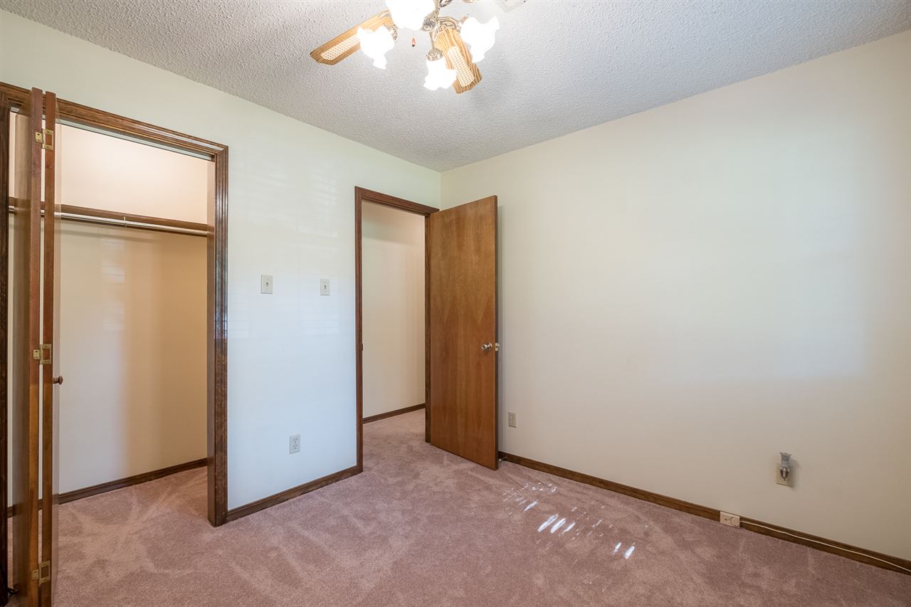 Foxmoor Acres - Residential