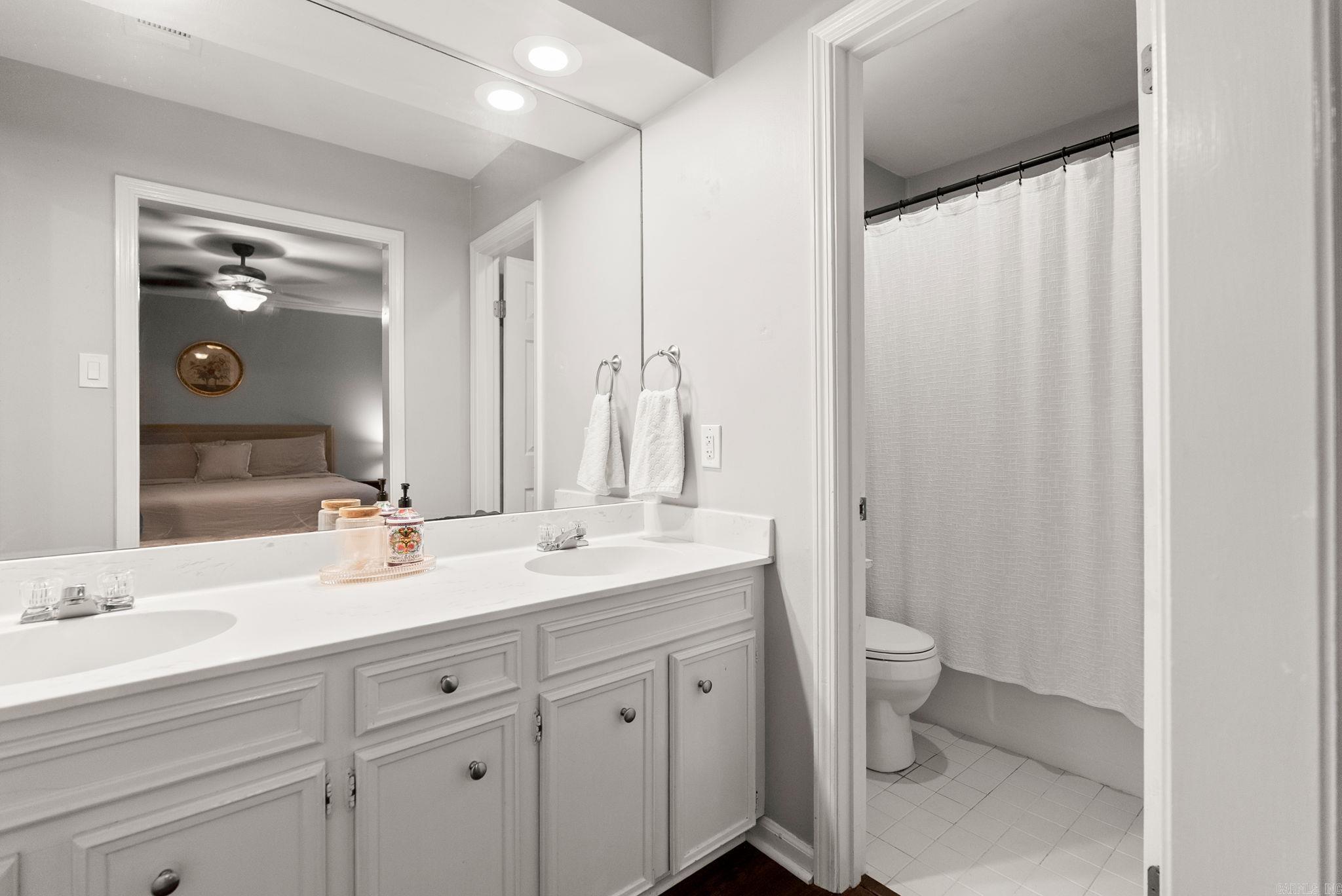MARLOWE MANOR - Residential