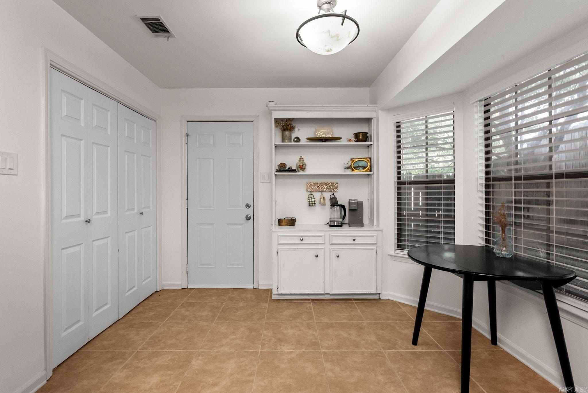 MARLOWE MANOR - Residential