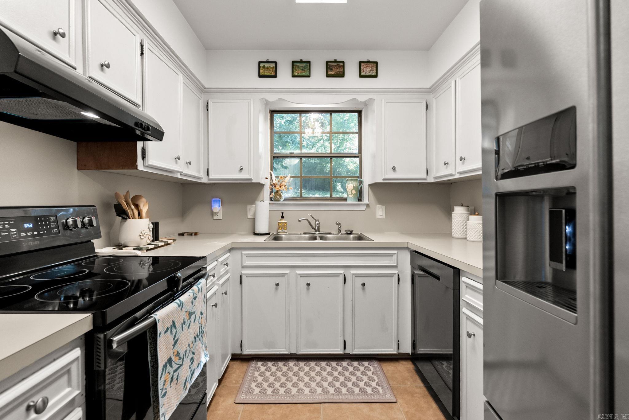MARLOWE MANOR - Residential