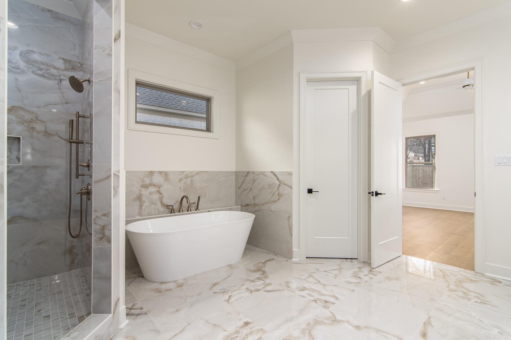 CHENAL VALLEY ABINGTON COURT - Residential