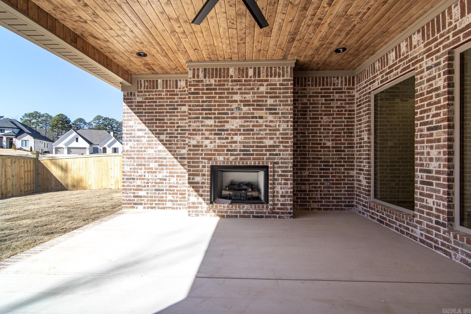 CHENAL VALLEY ABINGTON COURT - Residential