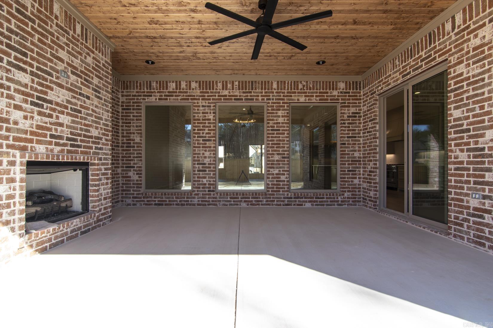 CHENAL VALLEY ABINGTON COURT - Residential