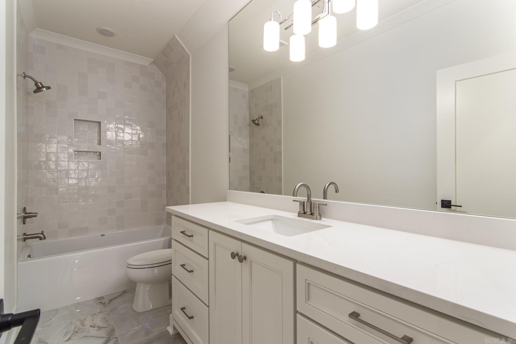 CHENAL VALLEY ABINGTON COURT - Residential