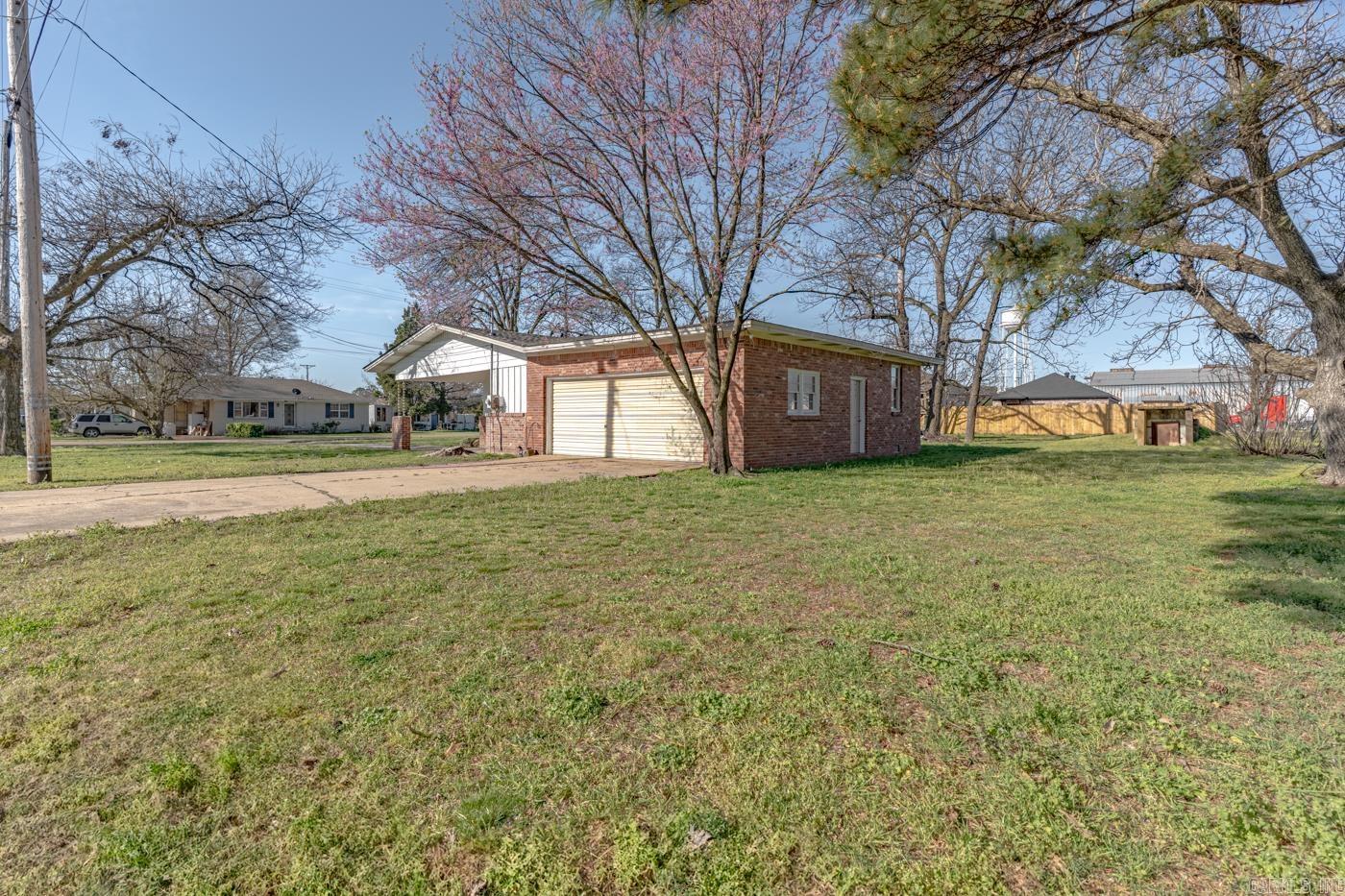 REPLAT E1/2 LOT 5 COBB & LEE - Residential