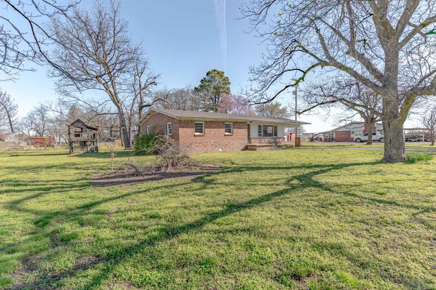 REPLAT E1/2 LOT 5 COBB & LEE - Residential