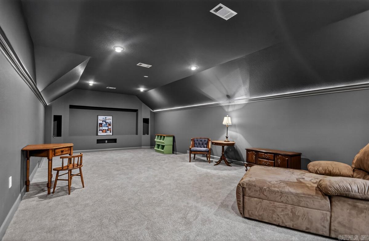 WOODLANDS EDGE - Residential