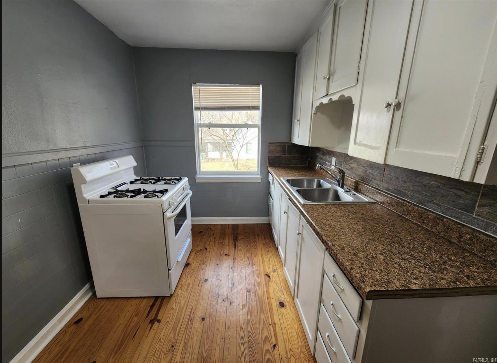 Holts Industrial - Residential Lease