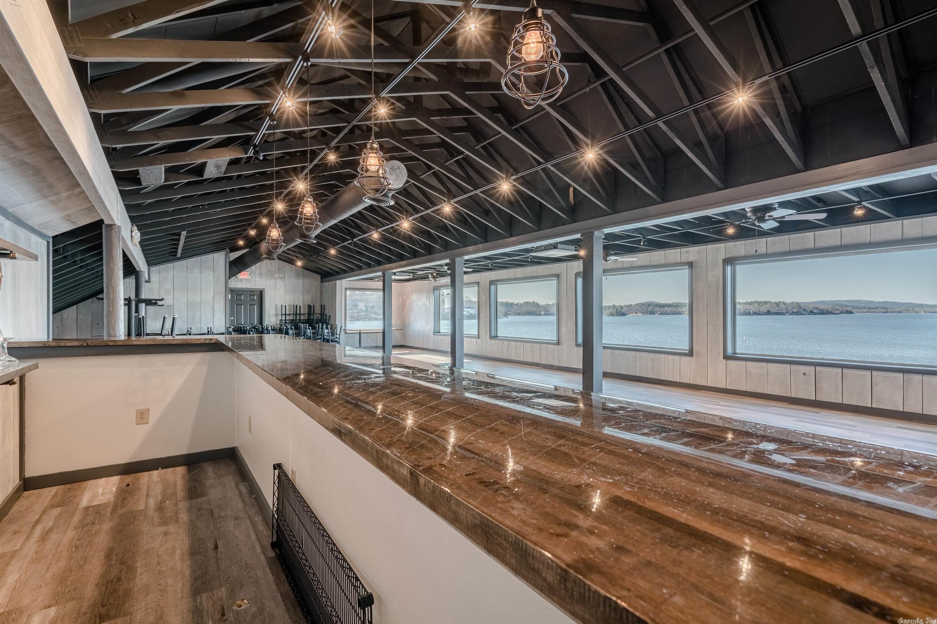 Promesa - Commercial Sale
