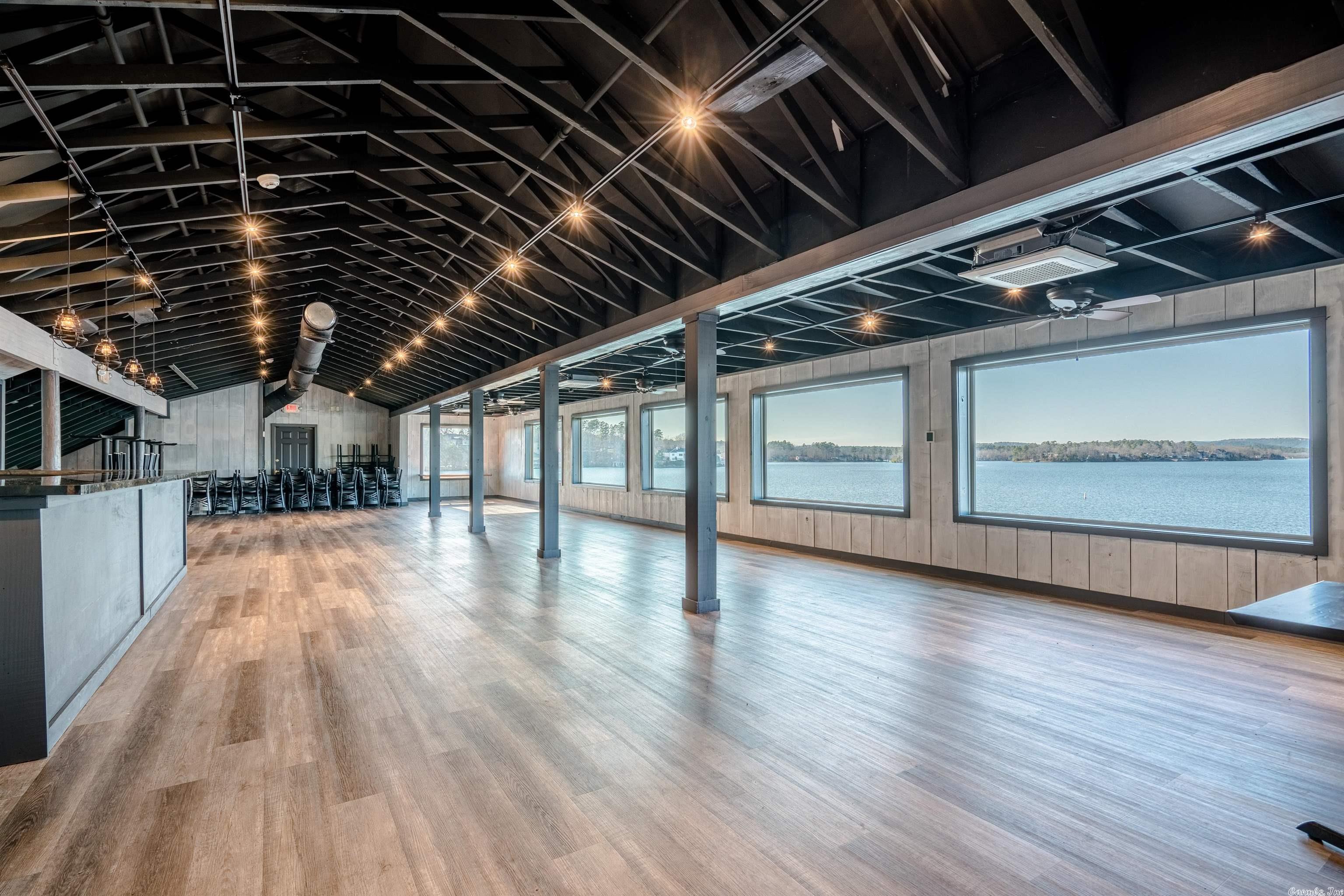 Promesa - Commercial Sale