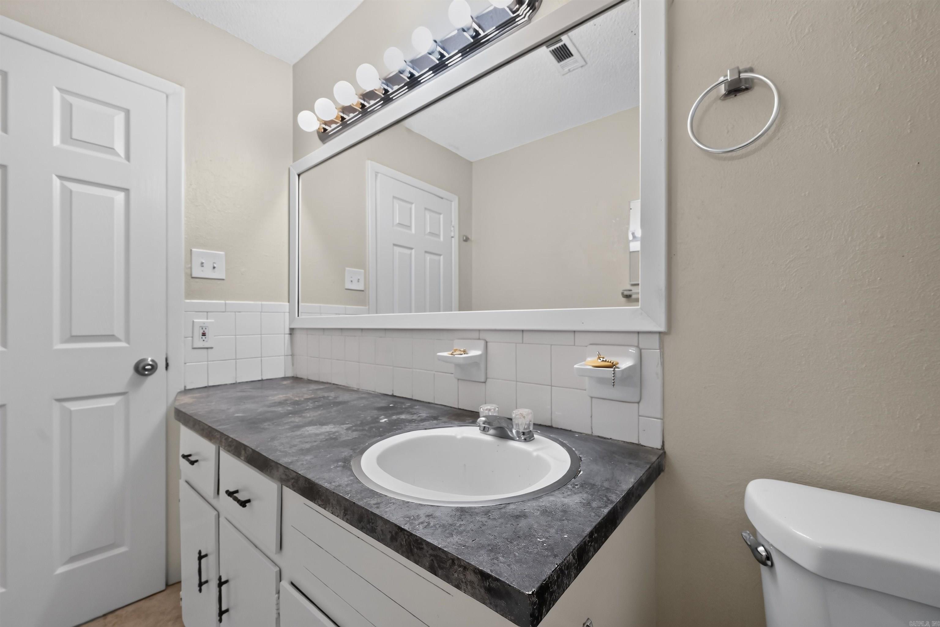 HICKMAN & MCCONNELL - Residential