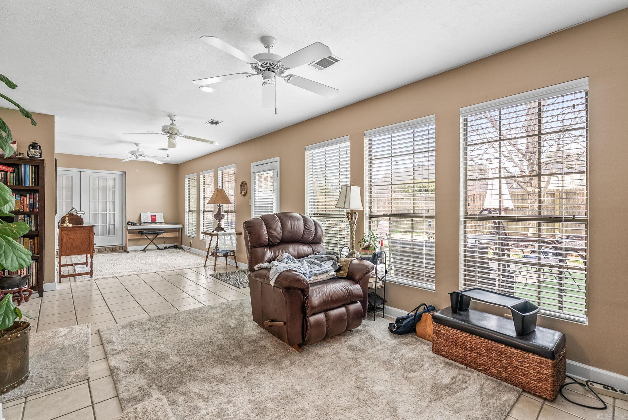 WINDCREST - Residential