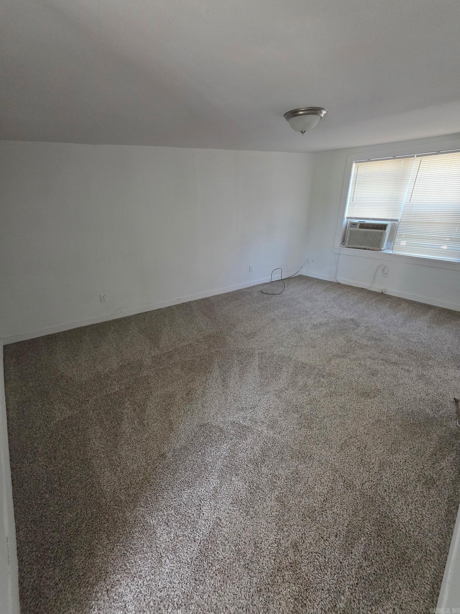 Charming studio in the heart of Little Rock that is waiting for you to call home. Luxury vinyl flooring in kitchen and new carpet in living space. Cozy kitchen with a nook perfect for a table. Spacious studio with updated bathroom. Parking in back of building through alley. There is a 25 lbs. weight limit for pets. Tenants pay for electric and gas and are billed back for water. Close to shopping, dining, and much more being minutes away from Hillcrest, Downtown, and Midtown. Walking distance to the Oyster Bar and one of Little Rock's best dives, Pizza D Action. And if you don't enjoy the bar scene, at least check out their creative signs on the marquee. This property is managed by Hoffman Team so beware of scammers - we will never ask you to Cashapp us money. The lease for this property is for 18 months to 2 years with a 3% increase after the first year. Income must be 3x the amount of rent. Deposit, first month’s rent, and the $50 administration fee due before move in. This property does not accept section 8. Visit our office today to schedule your showing or through our website, <a href="https://showmojo.com/l/373890a005">Schedule a Showing Online</a>